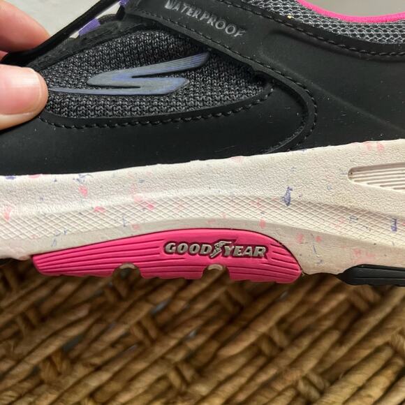 Skechers, Women's Size 7.5, Black and pink, Go Walk Ultra Go, Air Cooled - Picture 13 of 16